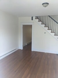 Building Photo - 216 E Fairfax Ln