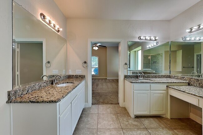 Building Photo - 3006 Knightsbridge Ln