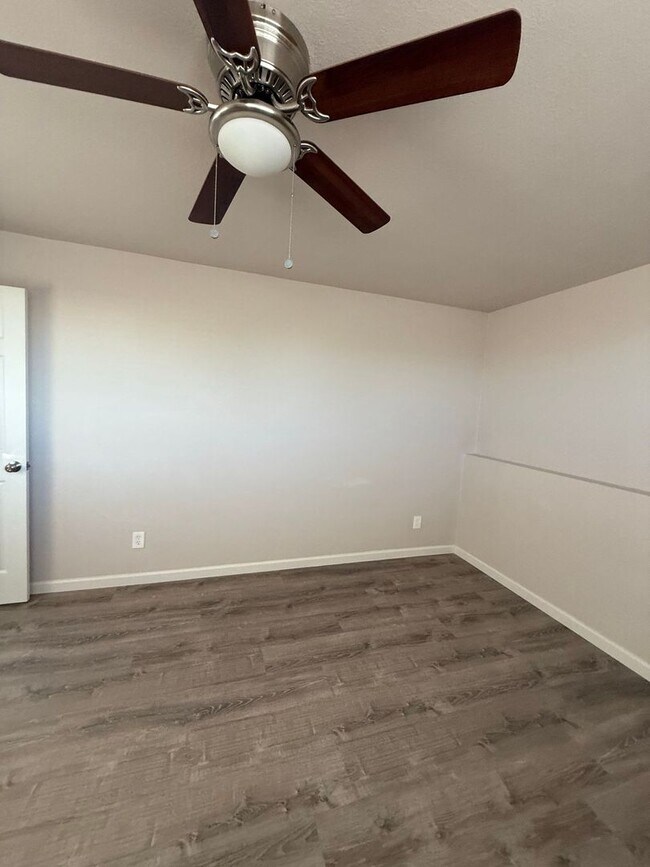 Building Photo - 1137 Cree Dr