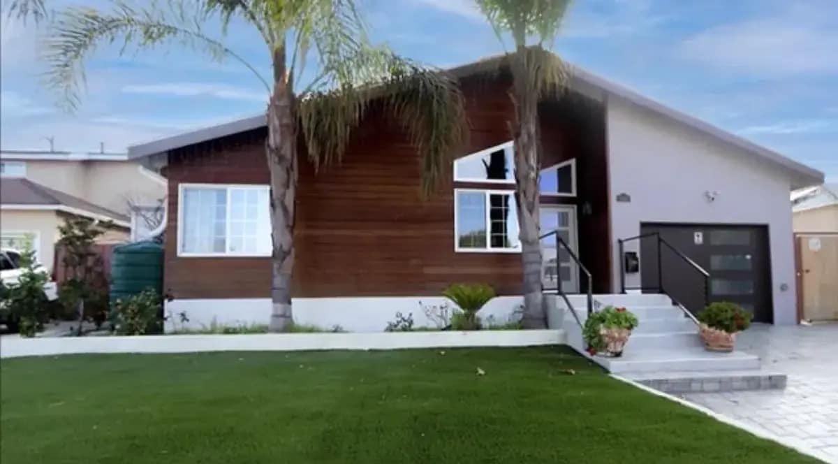 Building Photo - 5442 W 76th St