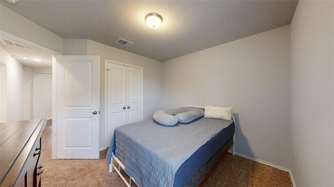 Building Photo - 803 Meadow Brook Dr