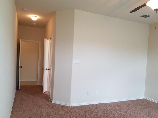 Building Photo - 143 Shale Cir