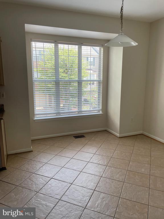 Building Photo - 2463 Clover Field Cir