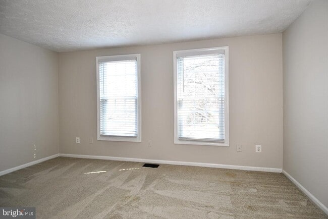 Building Photo - 1648 Fieldthorn Dr