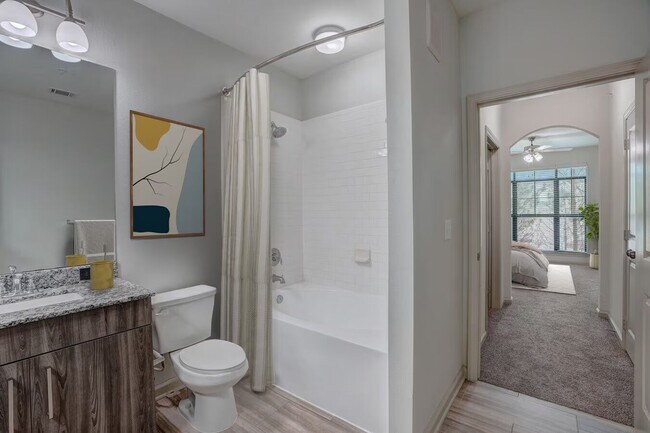 Building Photo - High-End Living, Perfectly Executed!