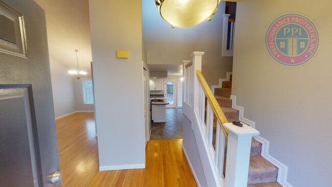 Building Photo - Beaverton / Stylish Open Floor-Plan - 5 Bedrooms, 3 Car Garage, Central Air