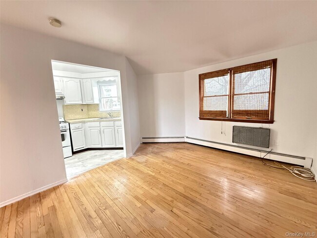 Building Photo - 157-54-157-20 20th Rd