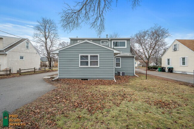 Building Photo - 4 Bedroom Home in Crystal