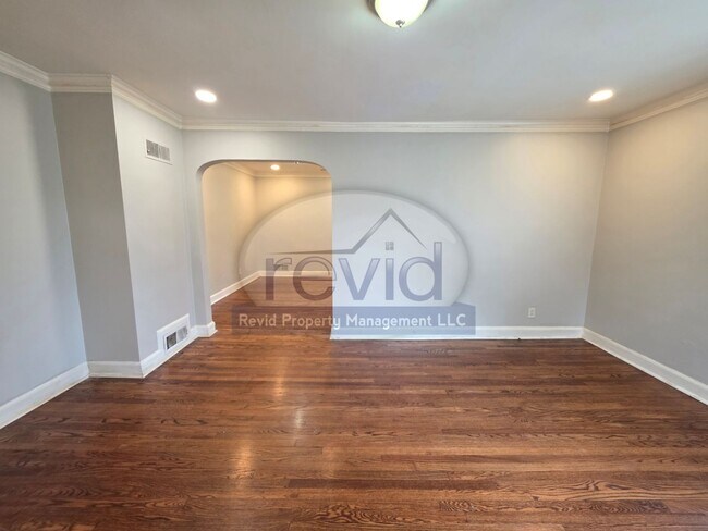 Building Photo - 3 Bedroom Home!!