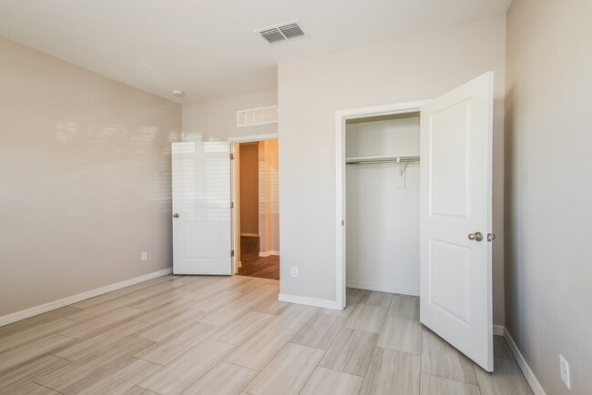 Building Photo - 37317 W Bello Ln