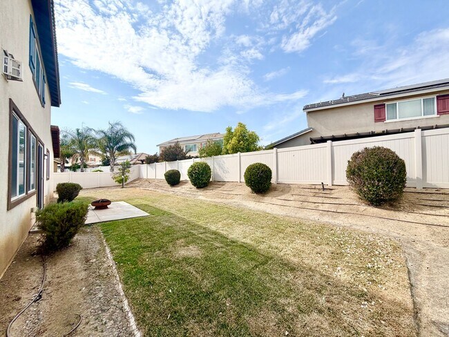Building Photo - 30136 Sutton Ct