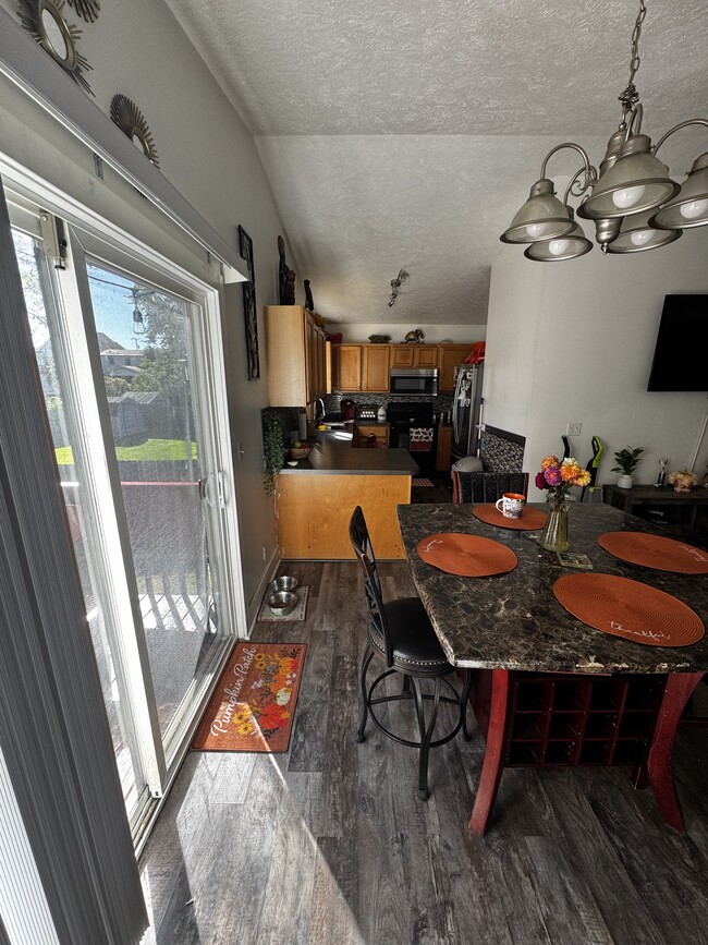 Building Photo - 963 Sagewood Ct