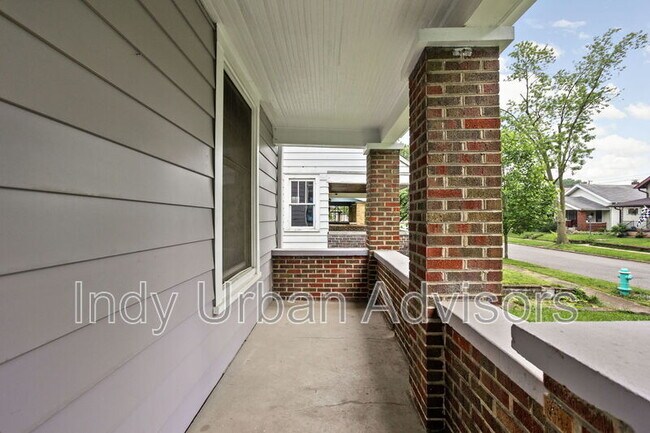 Building Photo - 418 N Drexel Ave
