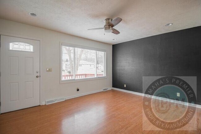 Building Photo - 1/2 OFF OF FIRST MONTH'S RENT! | Modern 3 Bd/2Ba Home | Near Aksarben