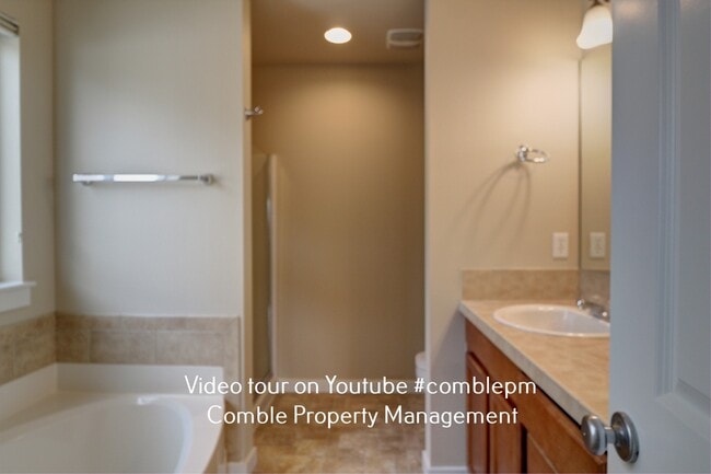 Building Photo - 17321 13th Dr SE