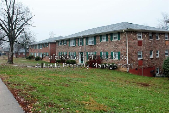 Building Photo - 1921 Cambridge Dr