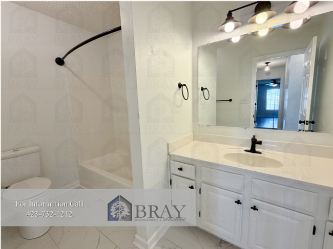 Building Photo - Updated spacious 4-Bedroom Near Boones Creek