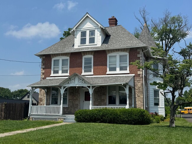 Building Photo - Spacious West Norriton Old World charm 4 B...