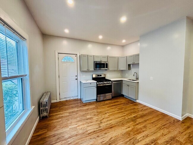 Primary Photo - 28 Wabon St