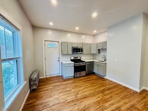 Building Photo - 28 Wabon St