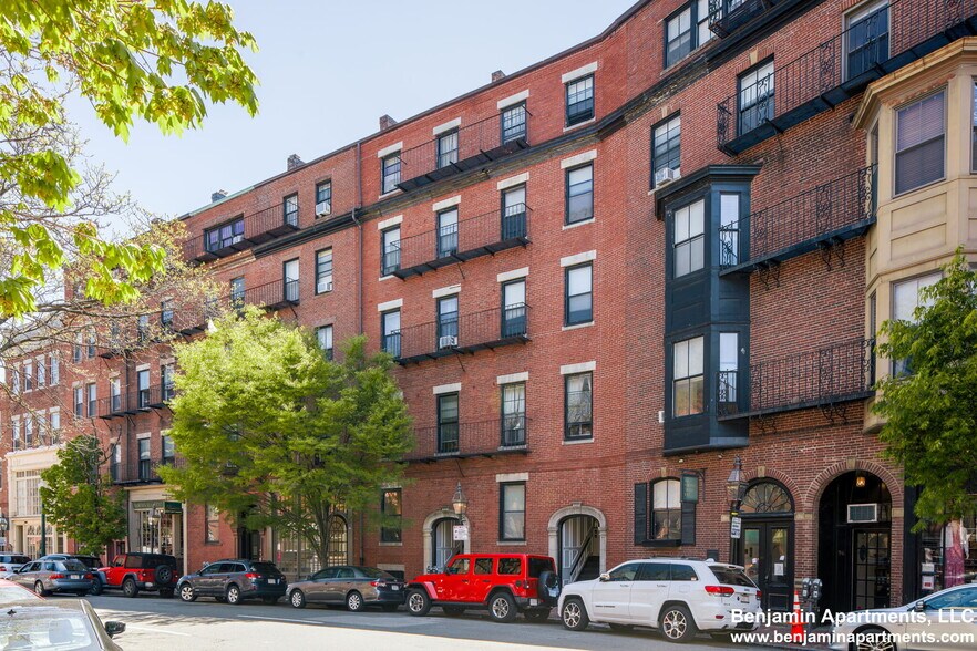 Building Photo - 72 Charles St