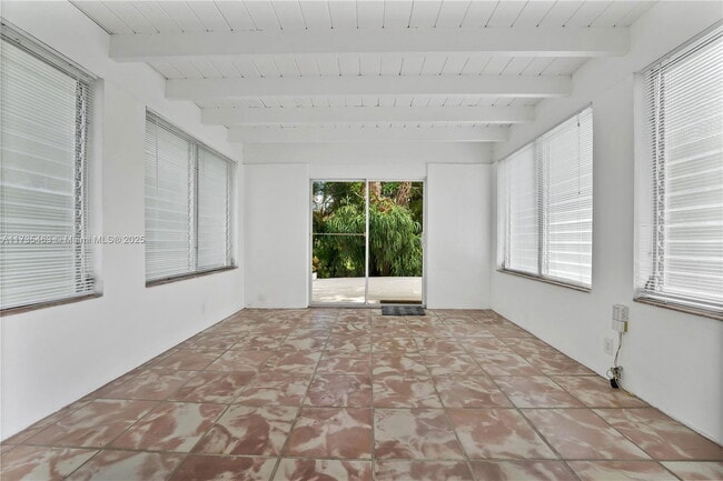 Building Photo - 4360 SW 14th St