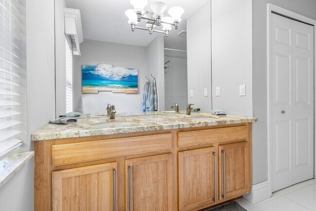 Building Photo - 20376 Hacienda Ct