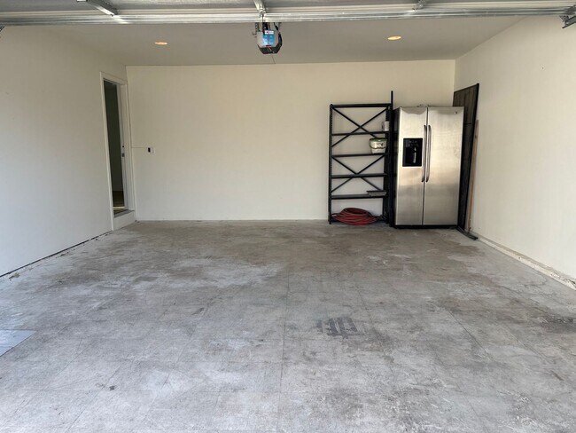 Building Photo - 11248 Lull St