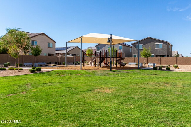 Building Photo - 15142 W Sherman St