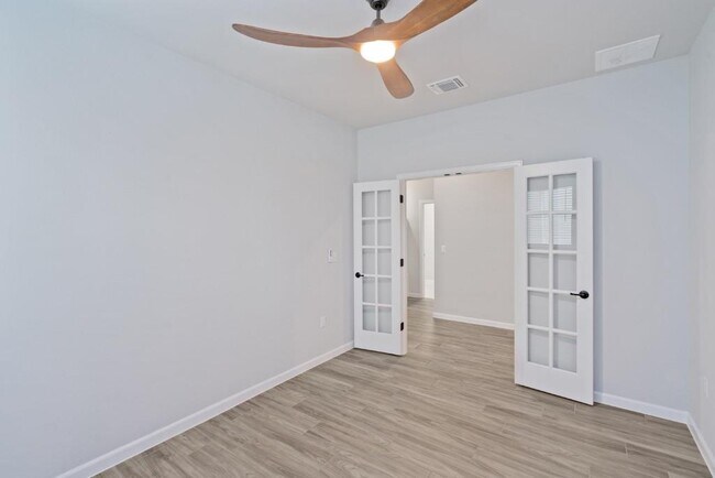 Building Photo - 8316 Looksee Ln