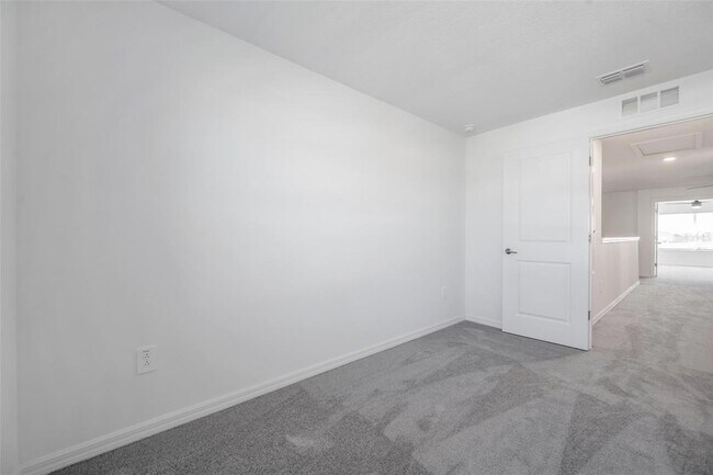 Building Photo - 11111 65th Ter E