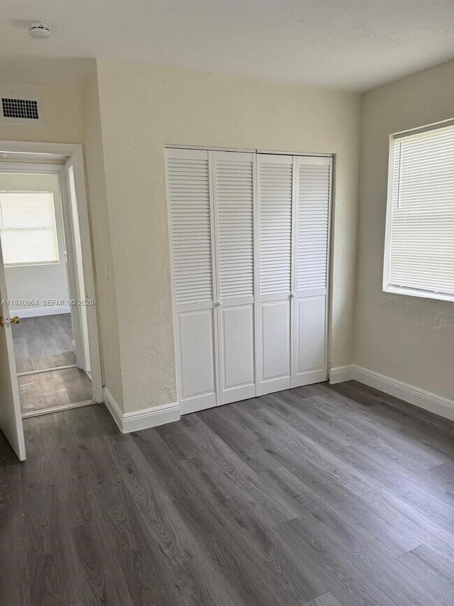 Building Photo - 4721 NW 33rd Ave