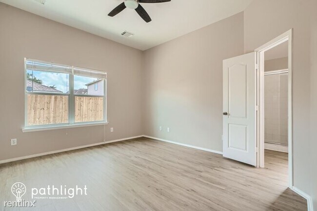 Building Photo - 3 br, 2 bath House - 6204 Hubbell Dr UNIT