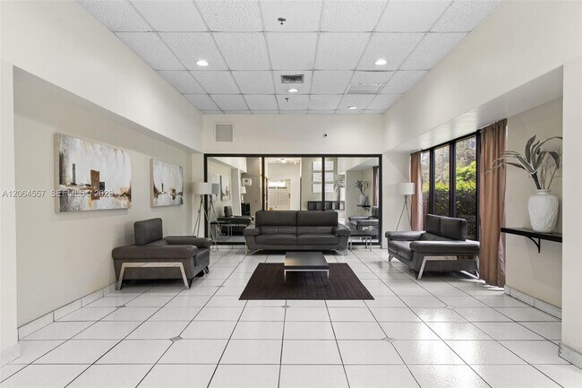 Building Photo - 17500 N Bay Rd