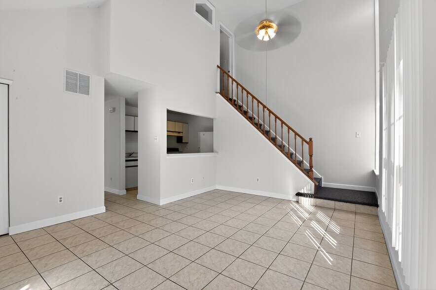 Building Photo - 2701 Canyon Ct