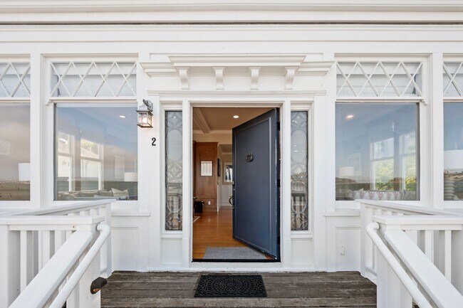Building Photo - 215 Bridgeway-2