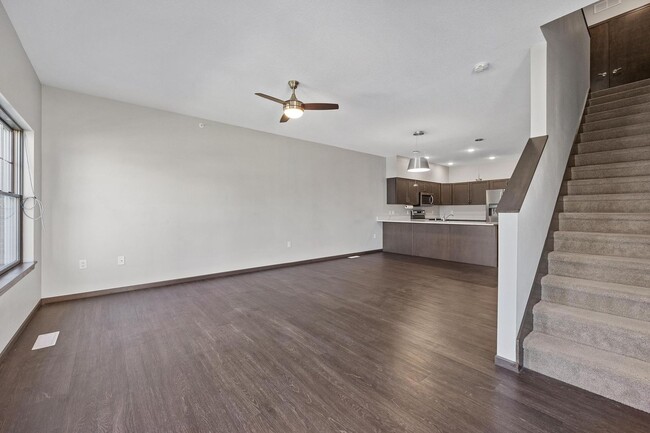Building Photo - End Unit Townhome Just Blocks Away From Do...