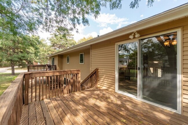 Building Photo - 418 Colby Rd