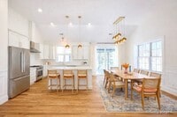 Building Photo - 261 Main St