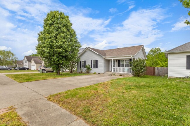 Building Photo - 557 Oakmont Dr