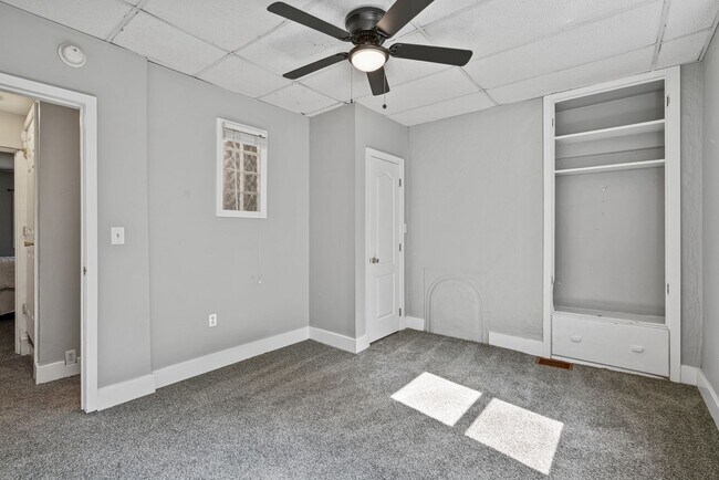 Building Photo - 3 Bedroom House in Southside - Off Street Parking and Central Air