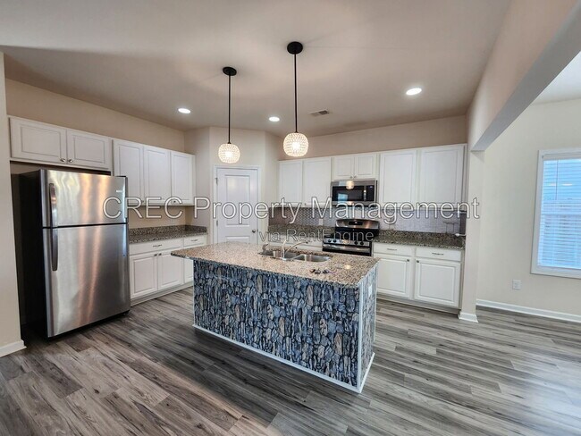 Building Photo - 260 Hyrne Dr