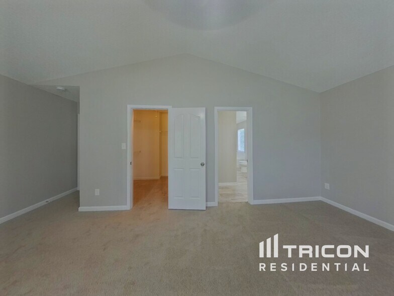 Building Photo - 1051 Hipp Rd