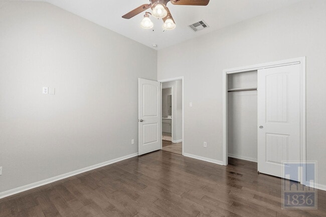 Building Photo - 420 Torrington Dr