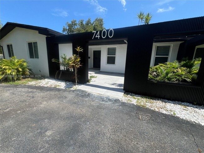 Building Photo - 7400 SW 114th St