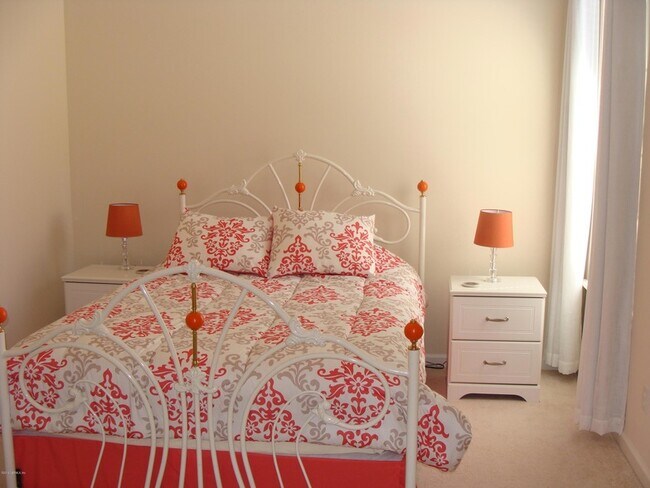 Building Photo - 660 Porta Rosa Circle