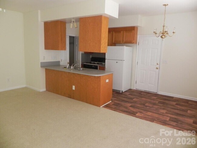 Building Photo - 13604 S Old Statesville Rd