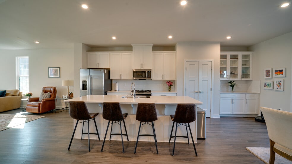 Primary Photo - 2630 Jetstream Rd