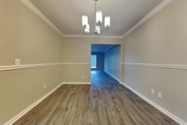 Building Photo - 5061 Stewart Dr