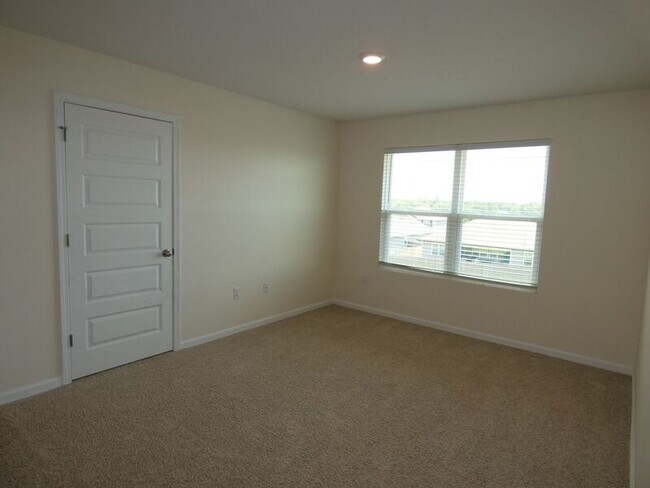 Building Photo - 5565 Galahad Trl